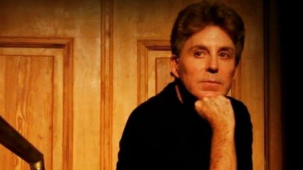 Edwin Luisi reestreia “Eu Sou Minha Própria Mulher” no Teatro Poeira, com direção de Herson Capri