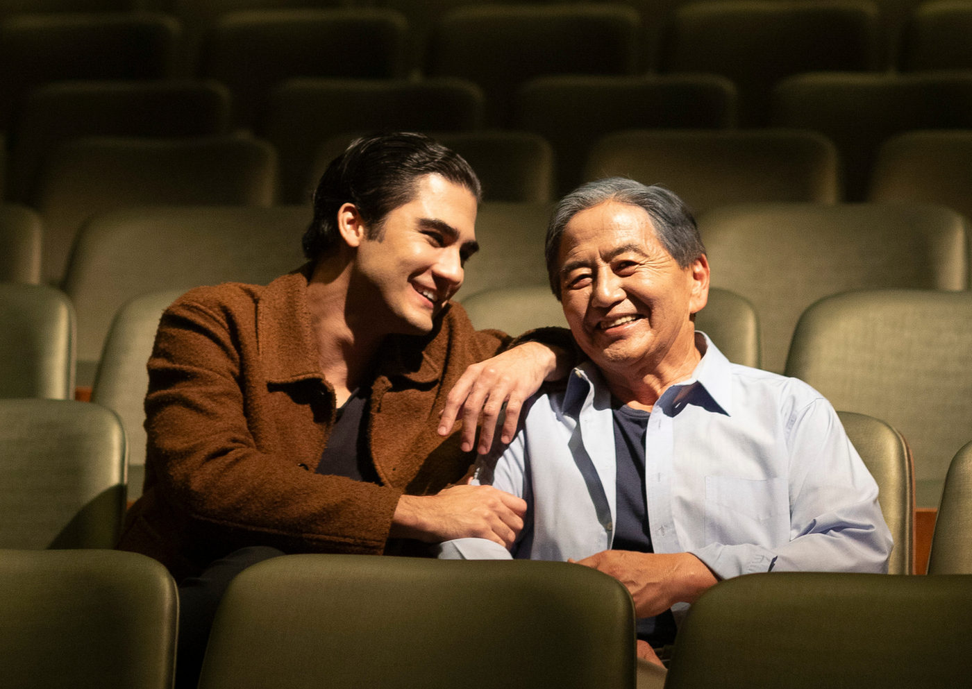 Coletivo Oriente-se estreia “Passos” no Teatro Itália: espetáculo inspirado no dorama Navillera reflete sobre envelhecimento, sonhos e intergeracionalidade