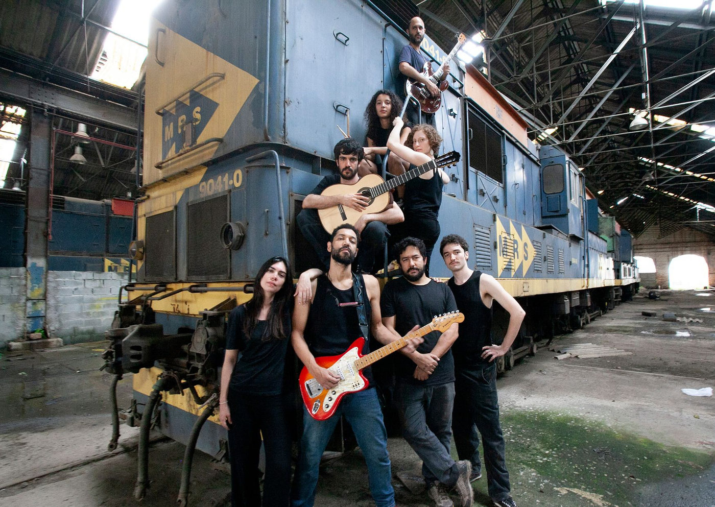 Companhia do Latão estreia “A Banda Épica na NOITE DAS GERAIS” no Sesc 14 Bis