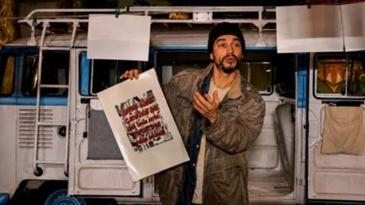 “MANIFESTO” estreia na Funarte SP com Lee Taylor e direção de Georgette Fadel