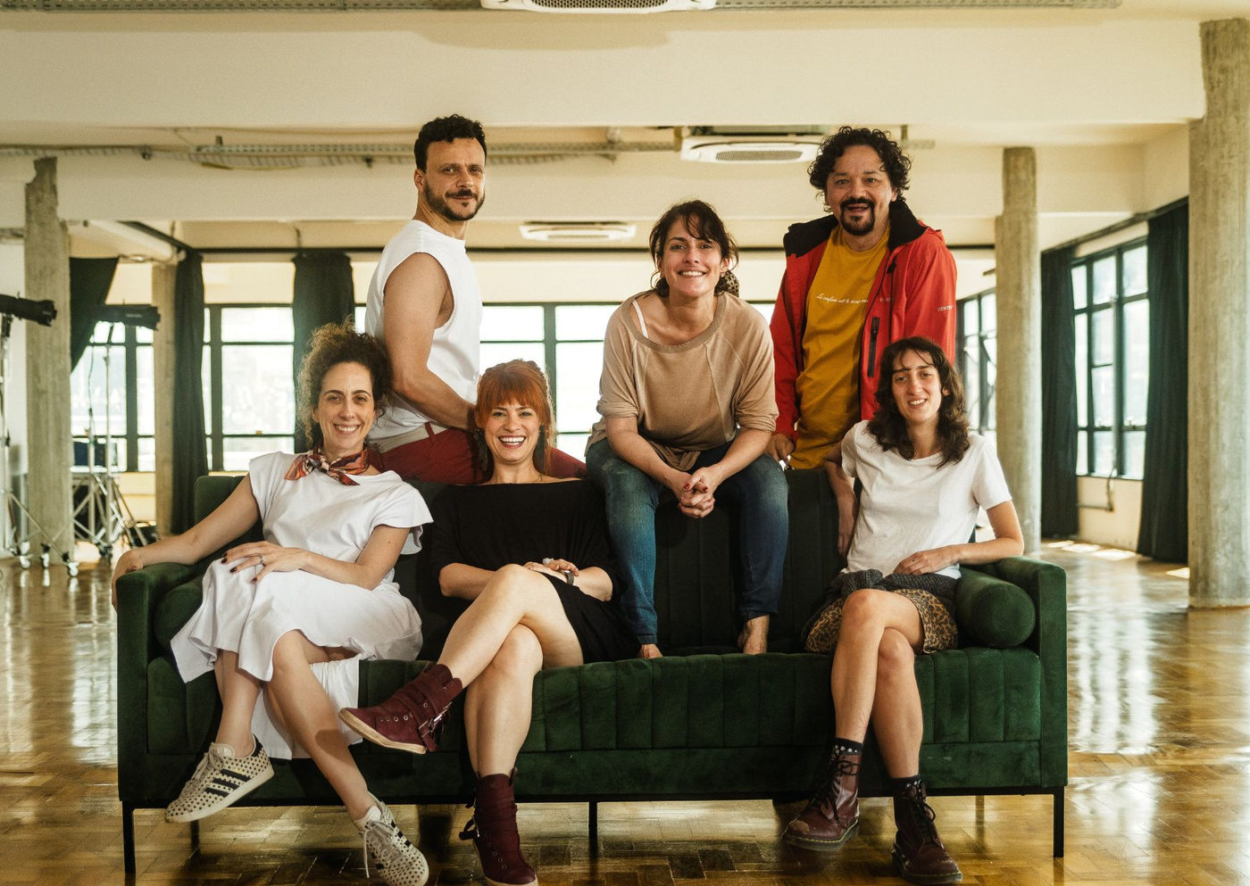 Michelle Ferreira estreia comédia dramática inédita Valência = 2 homens + 1 cooler no IBT
