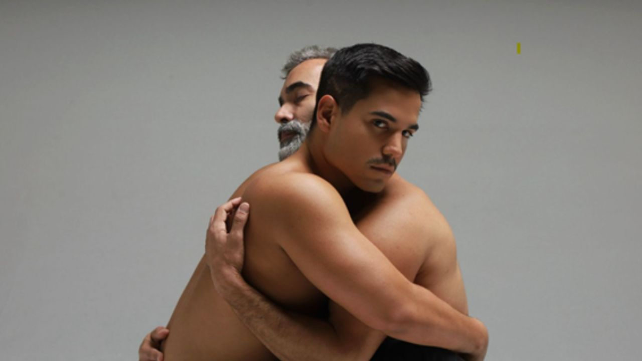 “QUARTO 2107” estreia em maio no Espaço Parlapatões com Alexandre Acquiste e Bruno Gadiol