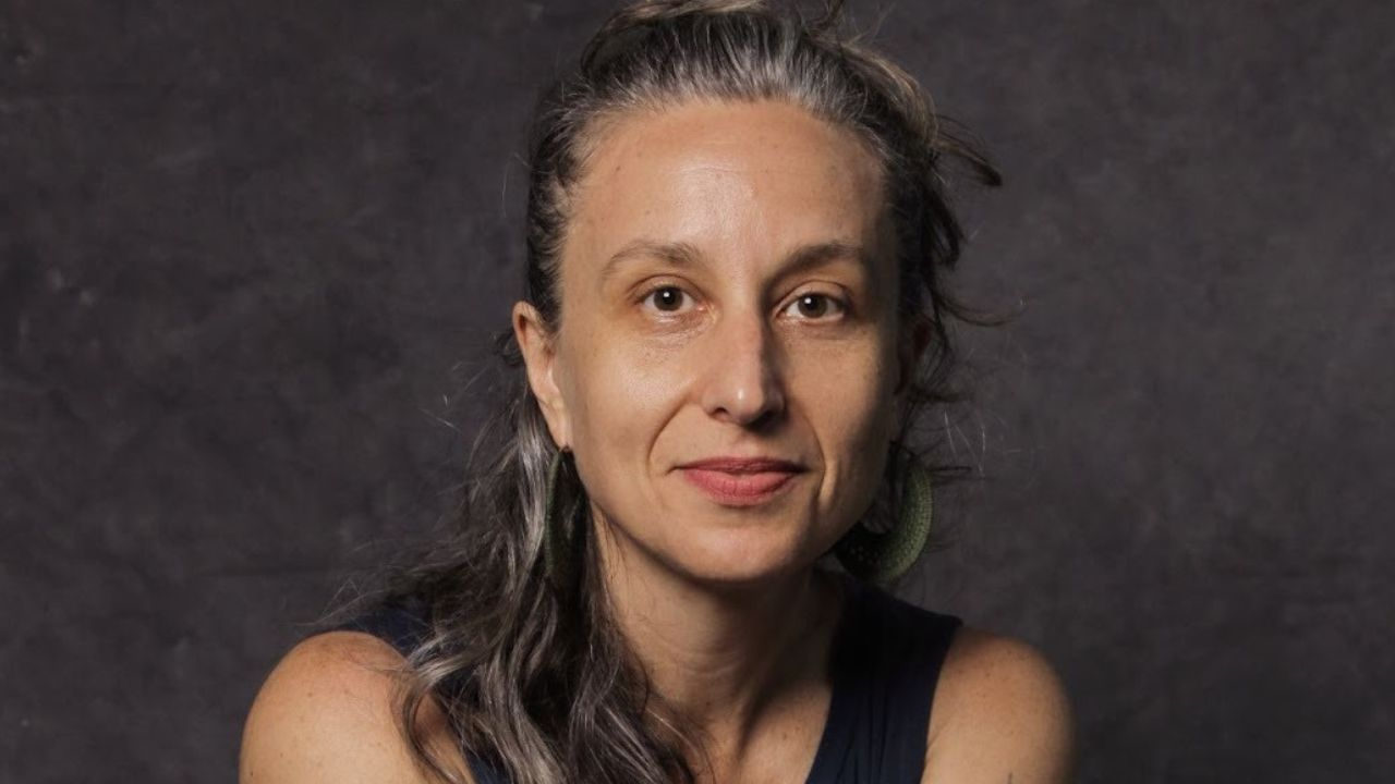 Marina Corazza lança “Três Trípticas Trêmulas”, coletânea de peças curtas pela Editora Clóe