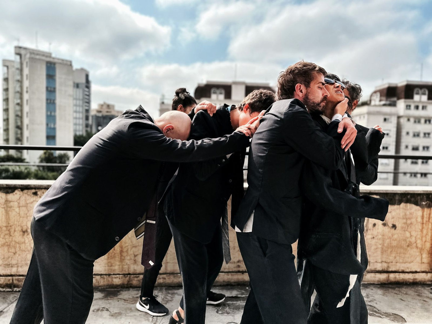 ”O CORPO É UM SÓ”: Grupo Grua comemora 20 anos com espetáculo que une arte e reflexão