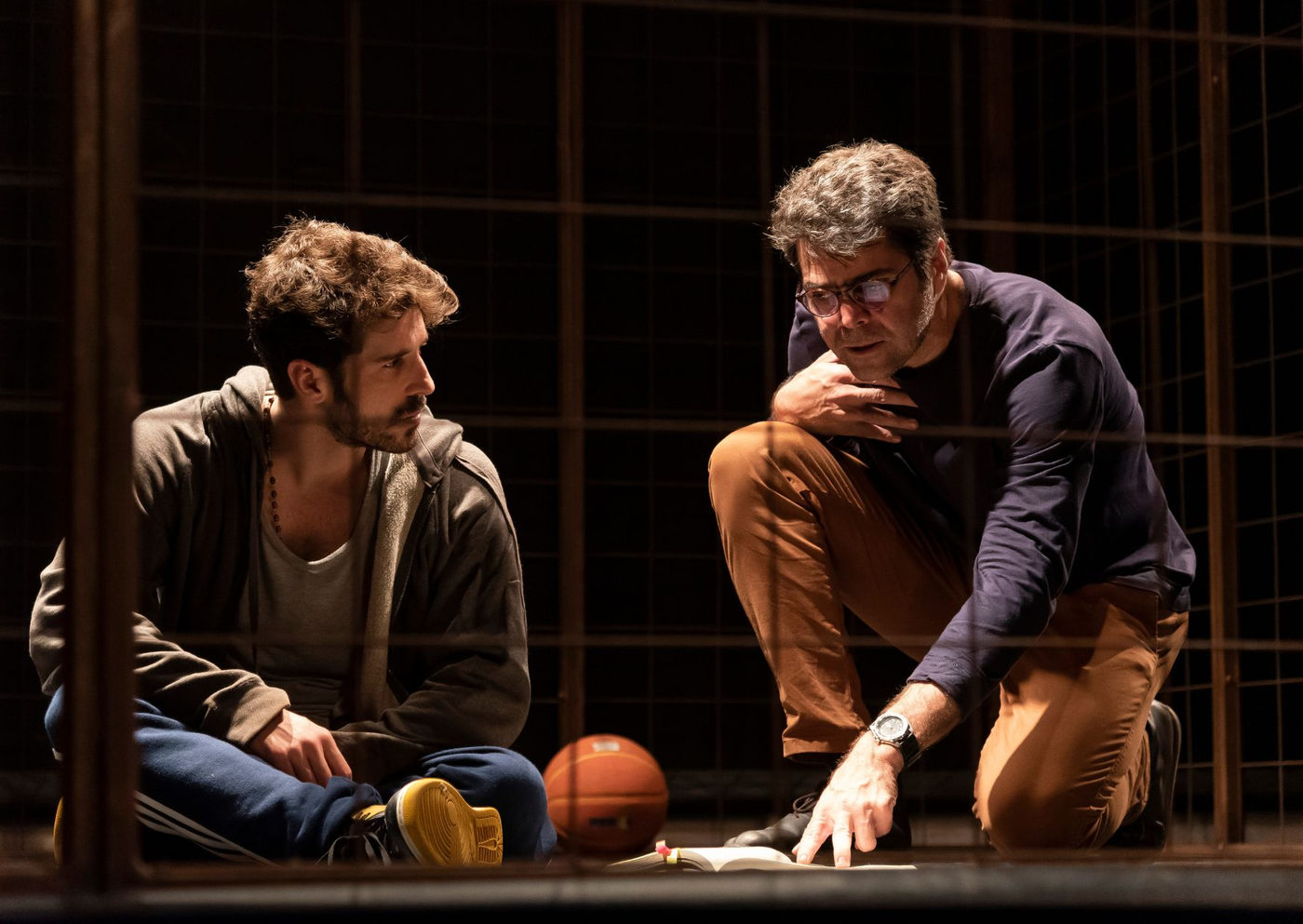 Tebas Land, sucesso de público e crítica, reestreia em São Paulo no Teatro Vivo