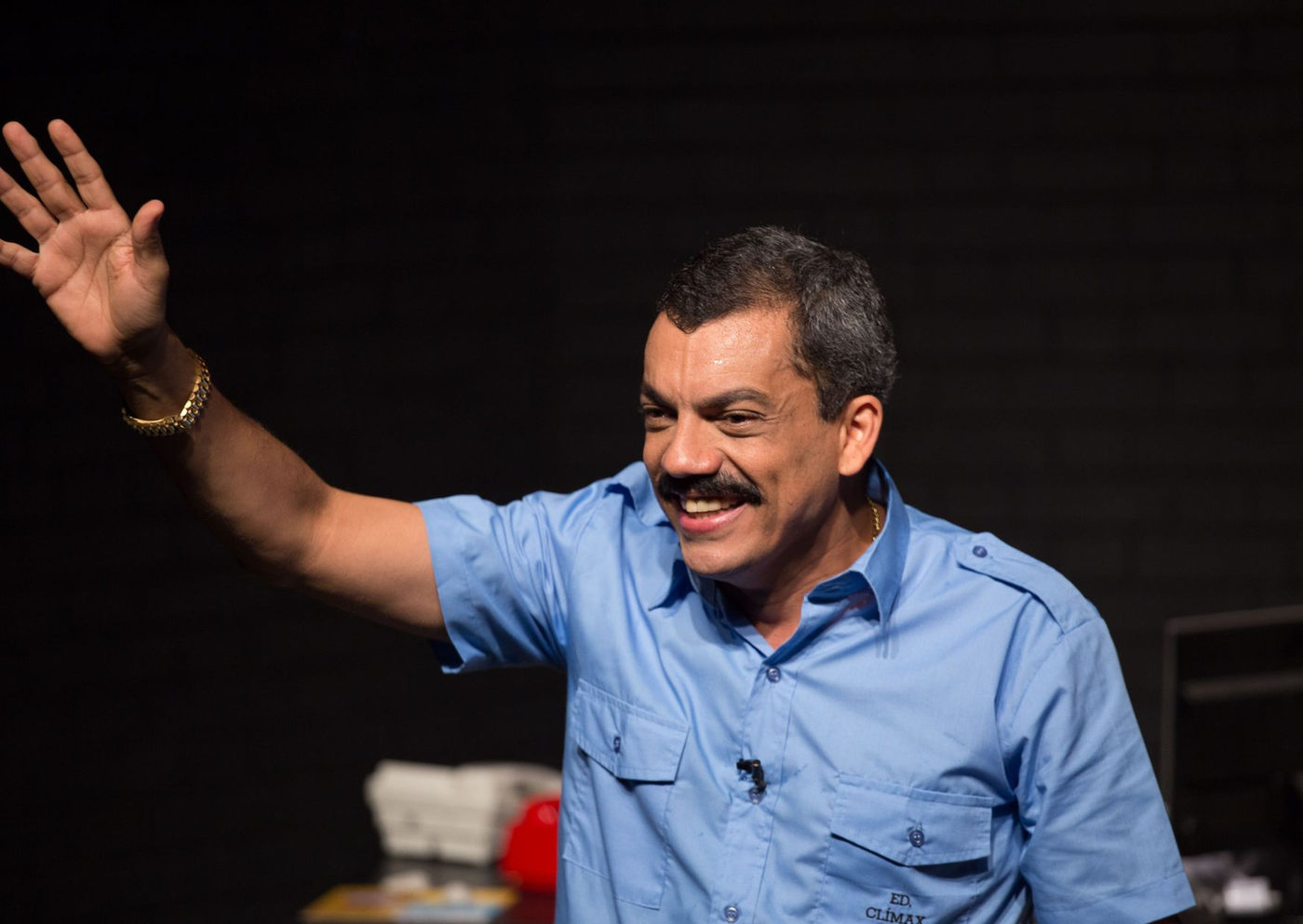 Teatro das Artes recebe espetáculo “O Porteiro”, que deu origem ao longa de mesmo nome em cartaz