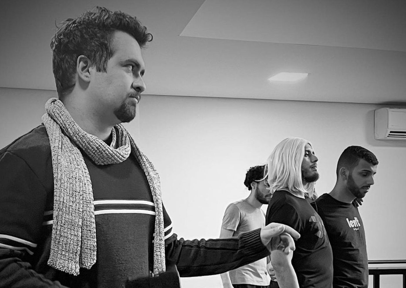 On Stage Brasil e a Allegresse Produções trazem uma nova montagem de Rent para o Teatro Viradalata