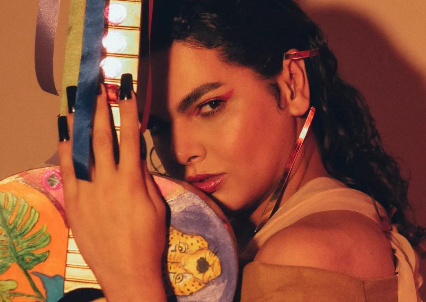 Cantora Assucena homenageia disco de Gal em projeto do Sesc 24 de Maio