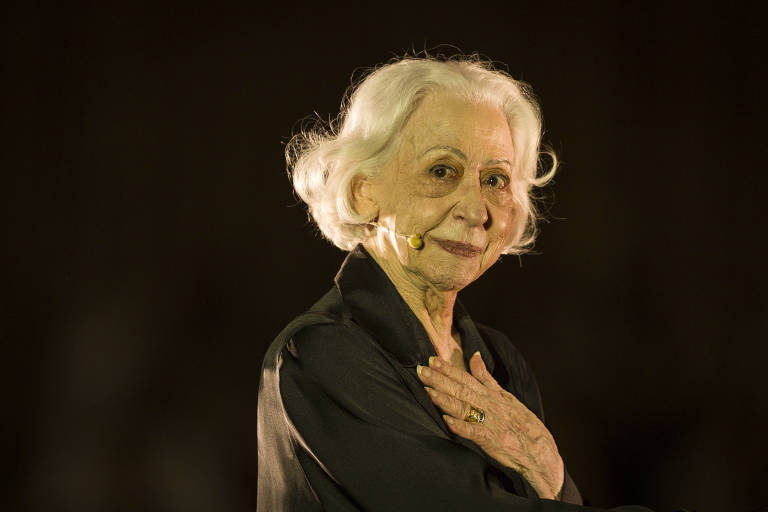 Fernanda Montenegro emociona 15 mil pessoas no Ibirapuera em leitura de Simone de Beauvoir