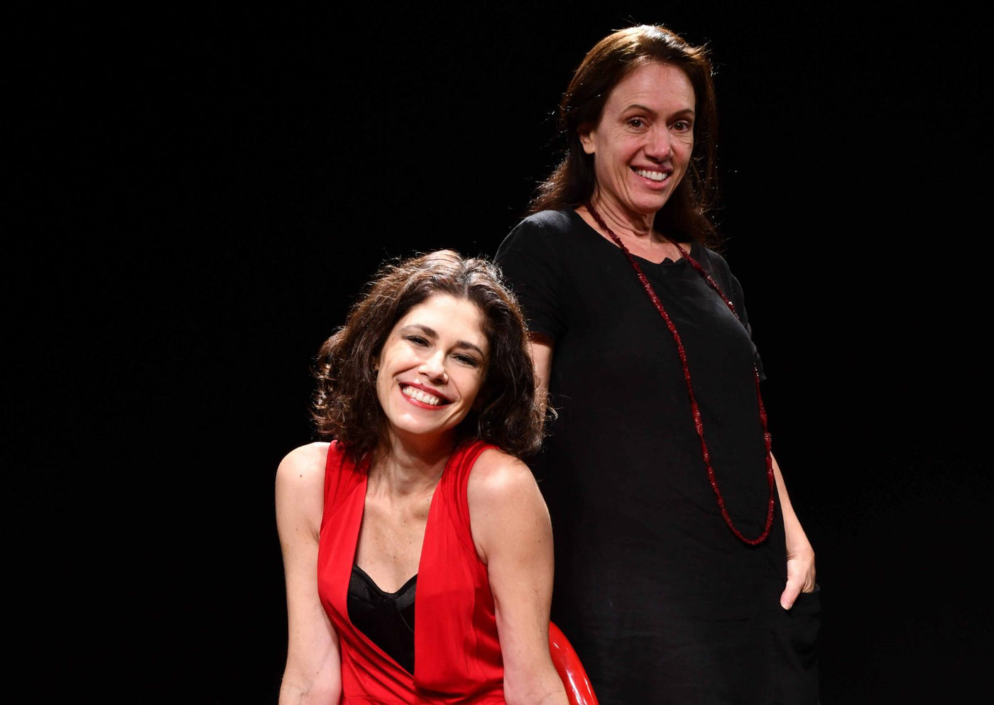 Juliana Martins estreia comédia inédita ”O Prazer é Todo Nosso” no Teatro UOL