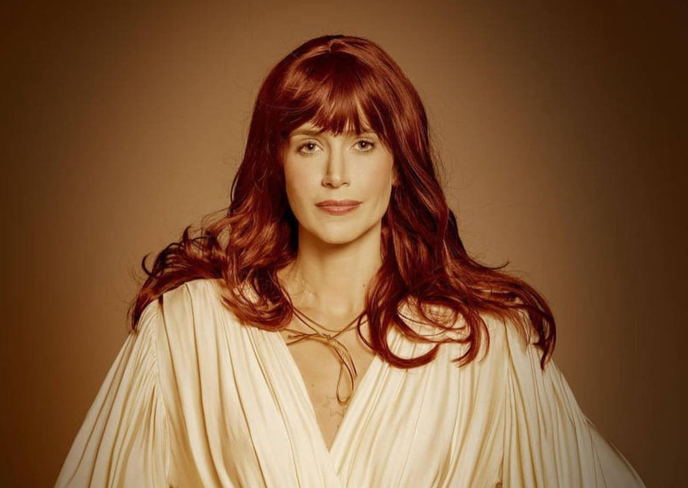 Mel Lisboa volta ao teatro como Rita Lee e esgota todas as sessões antes da estreia