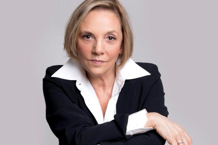 Denise Del Vecchio Volta aos palcos comemorando os 52 anos de carreira.