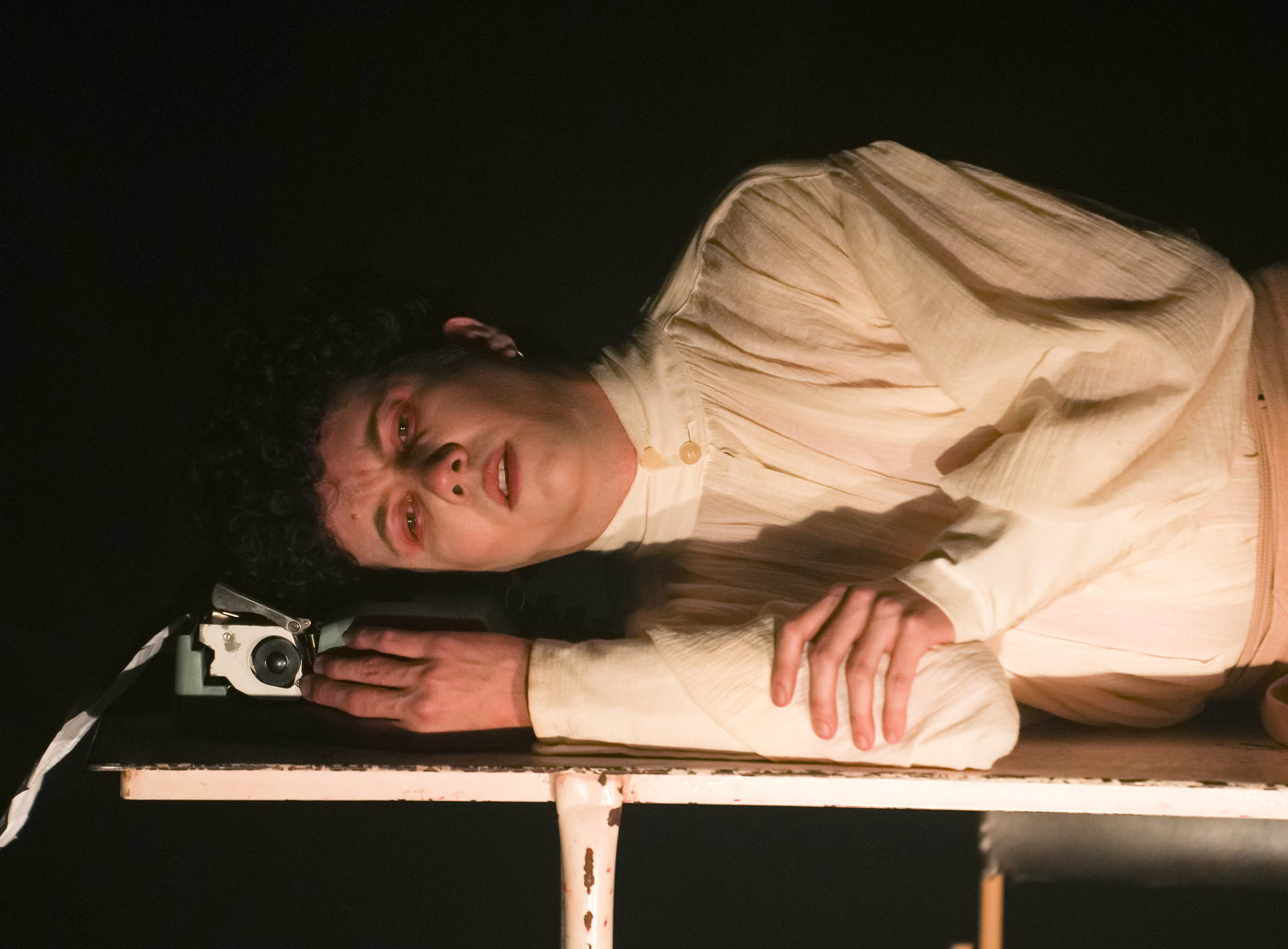 ”Entre Borboletas”: Monólogo inspirado na obra de Caio Fernando Abreu estreia no Teatro Garagem