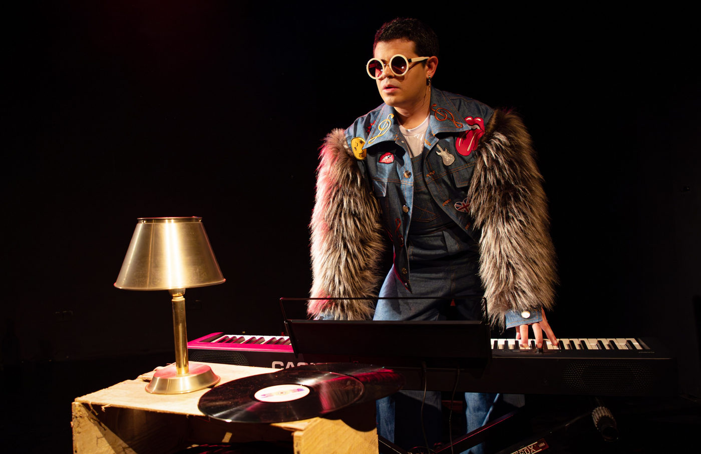 ”It's me: Elton” tem ingressos esgotados no Teatro Giostri em estreia