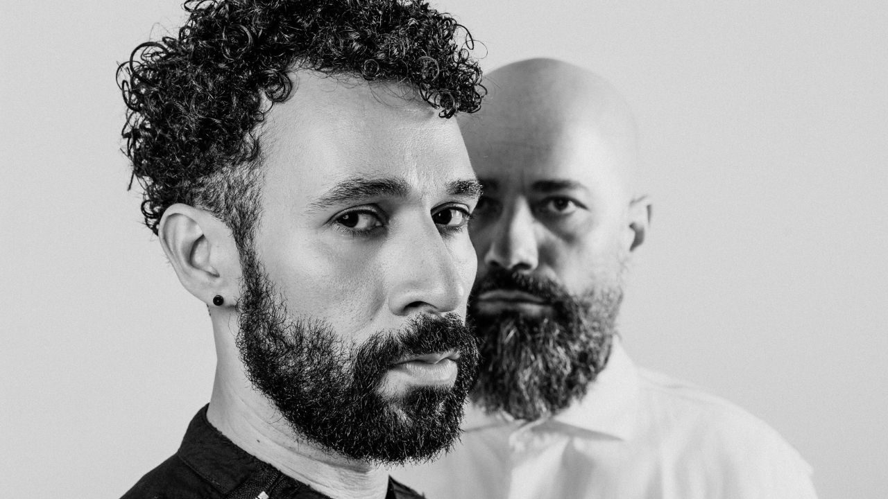 “Patente” segue em temporada gratuita e investiga a branquitude em diálogo com “Otelo”, de Shakespeare