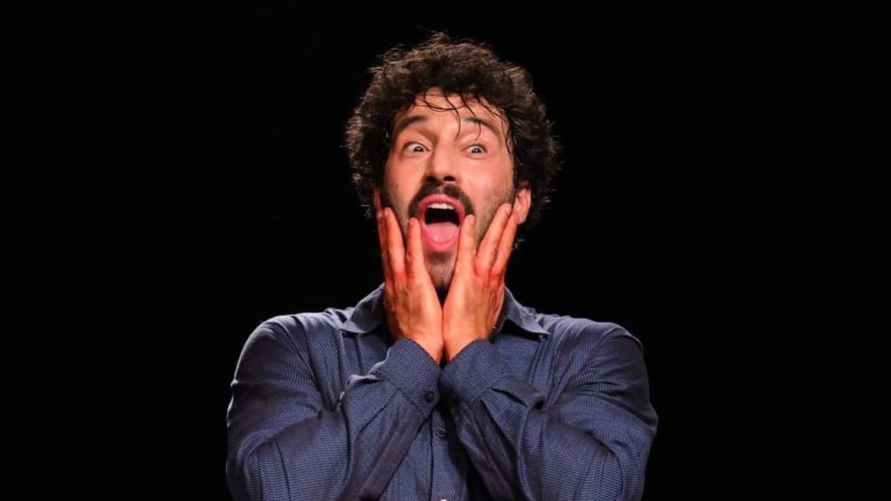 Após turnê internacional, solo “PAI”, de Guilherme Logullo, volta ao Rio em abril no Teatro Gláucio Gill