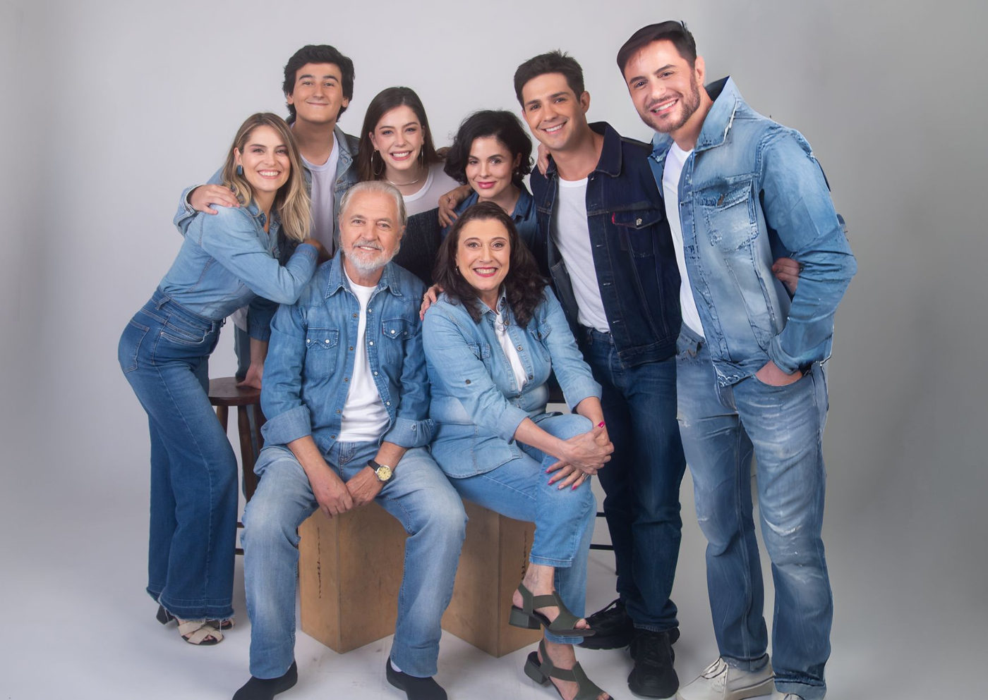 Ricardo Tozzi Brilha na Nova Comédia ”Ainda dá Tempo” no Teatro Uol