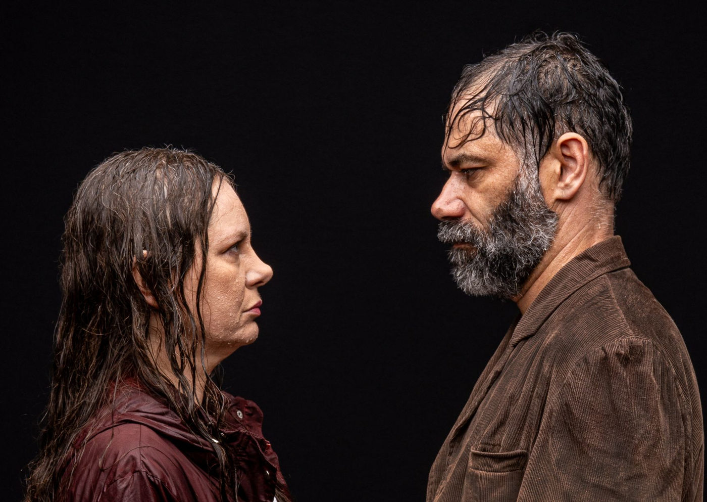 Inédita no Brasil, peça Veneno estreia no Teatro Estúdio com Cléo De Páris e Alexandre Galindo