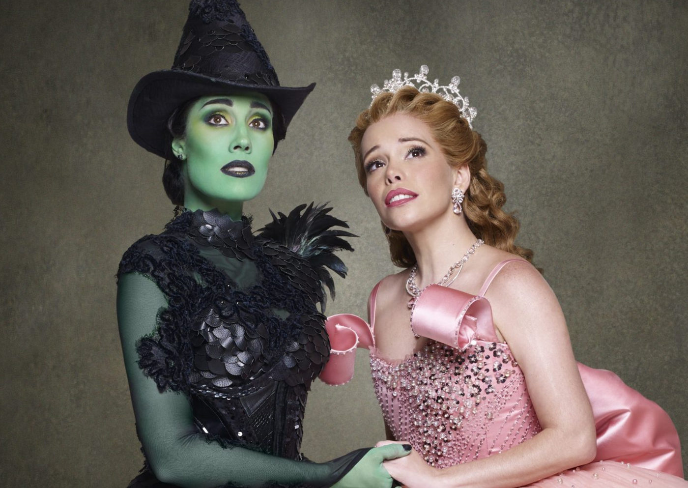 ”Wicked” retorna a São Paulo em 2025 com Fabi Bang e Myra Ruiz