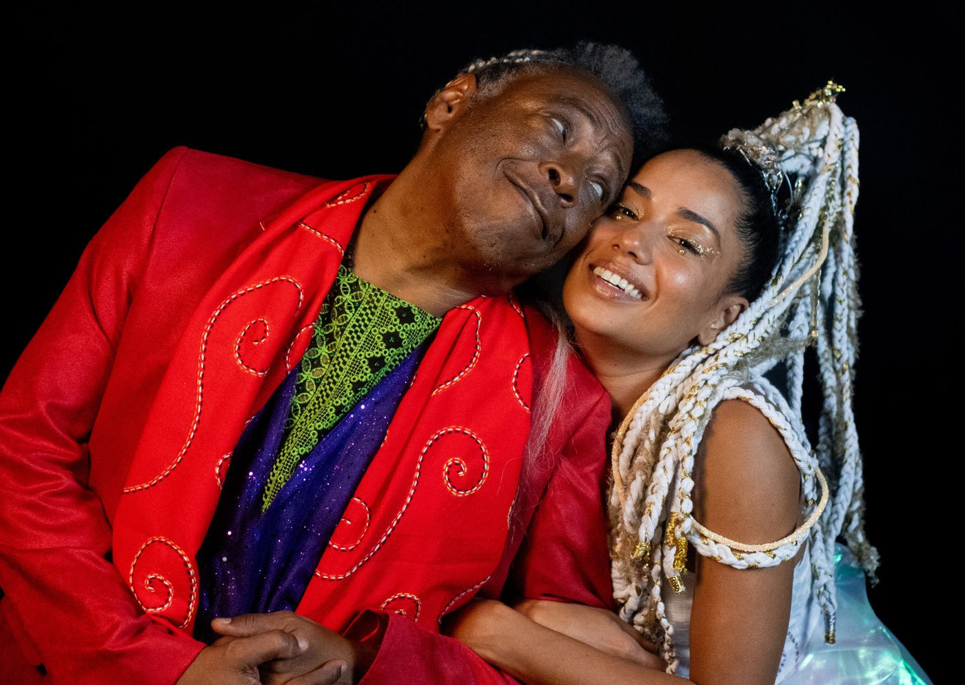 Espetáculo com músicas originais de Chico César faz temporada no Teatro Riachuelo
