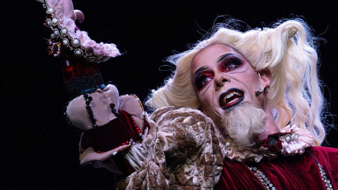 “Rei Lear”, com elenco de drag queens, estreia nova temporada no Teatro Paulo Eiró