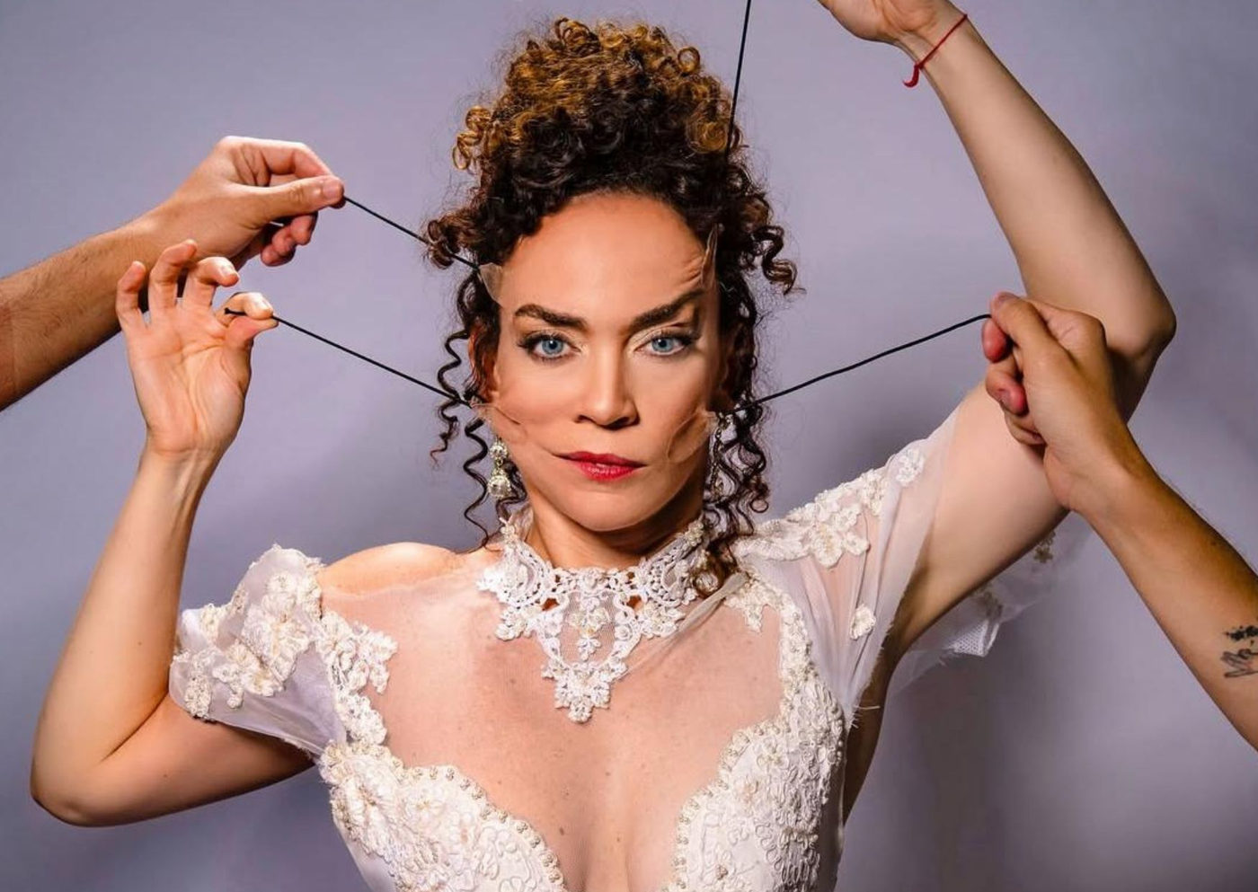 Laila Garin estreia comédia musical ”Músicas que Fiz em Seu Nome” no Teatro Copacabana Palace