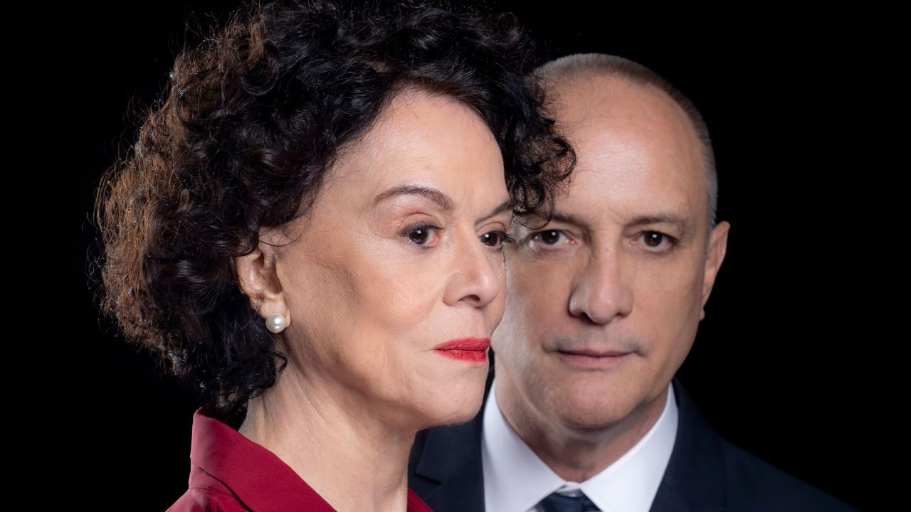“Édipo” transforma tragédia grega em thriller político no Auditório do MASP