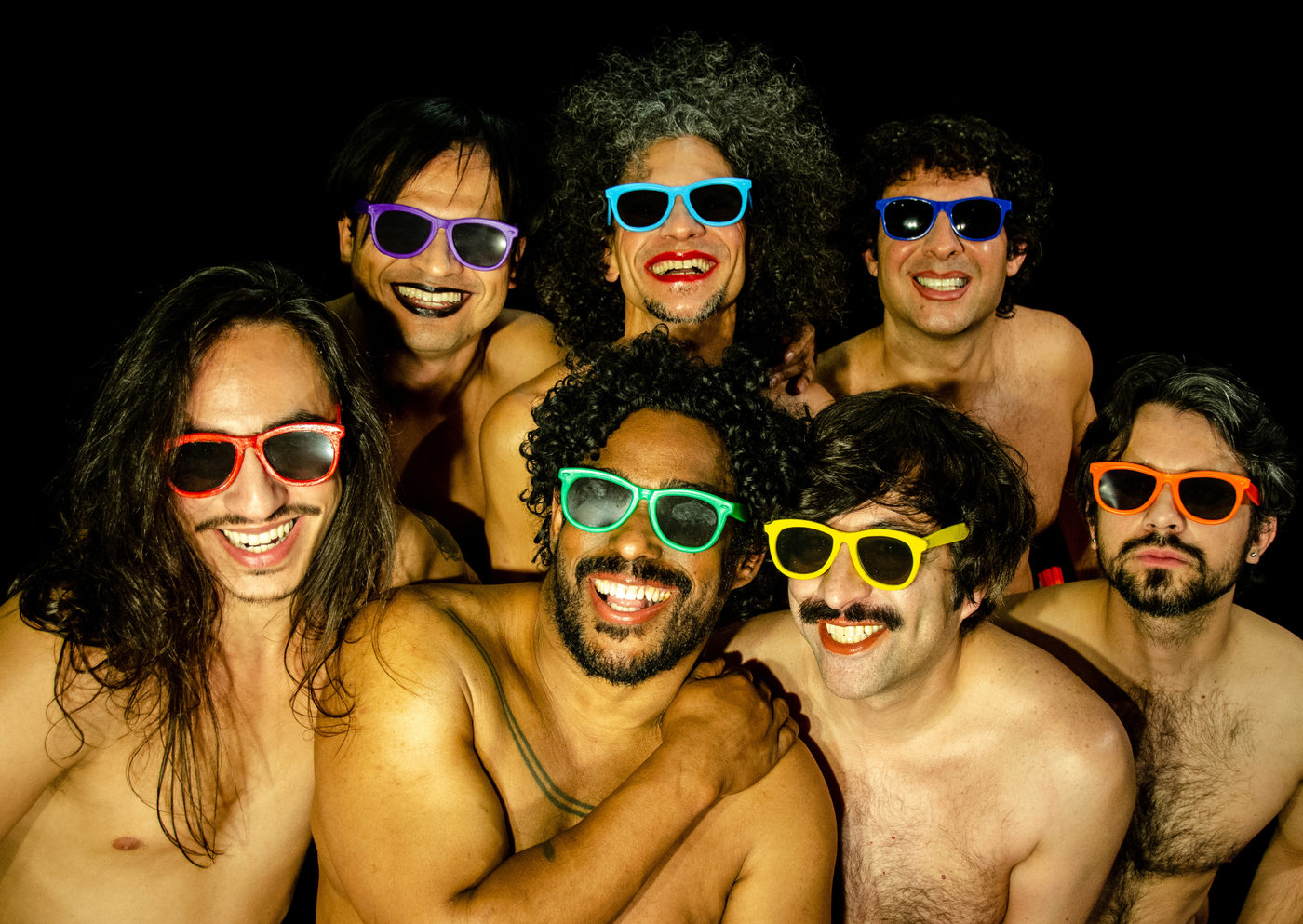 Bichas do Brasil, da Cia. Olhares Molhados, estreia no Teatro Alfredo Mesquita com direção de Lufe Steffen