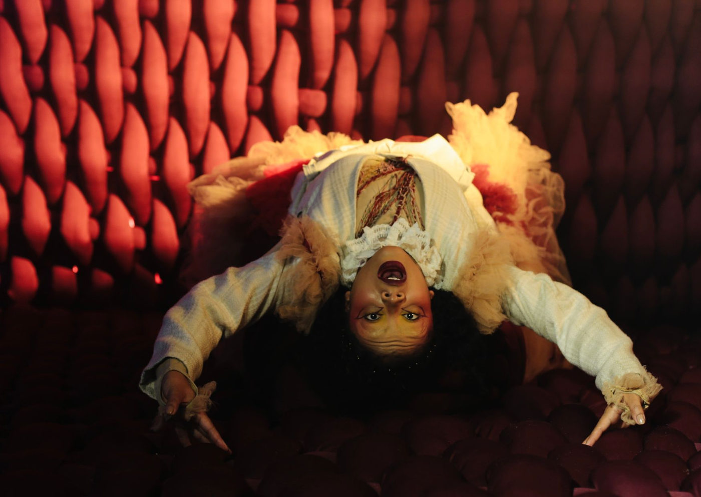 Espetáculo “Laudelina” estreia na SP Escola de Teatro e homenageia a força das trabalhadoras domésticas negras