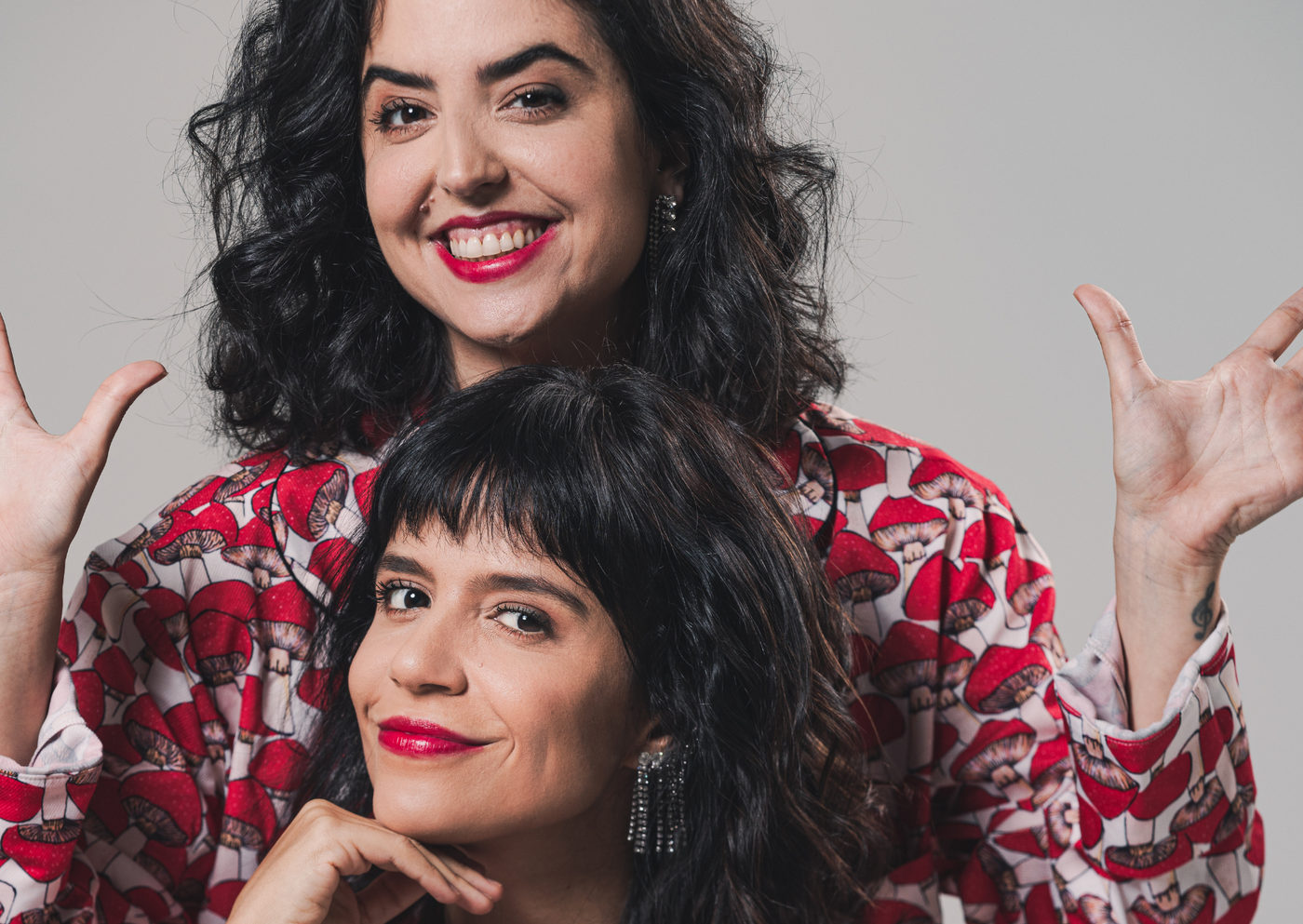 ”Paródias in Concert” chega ao Teatro Renaissance com Aquela Dupla