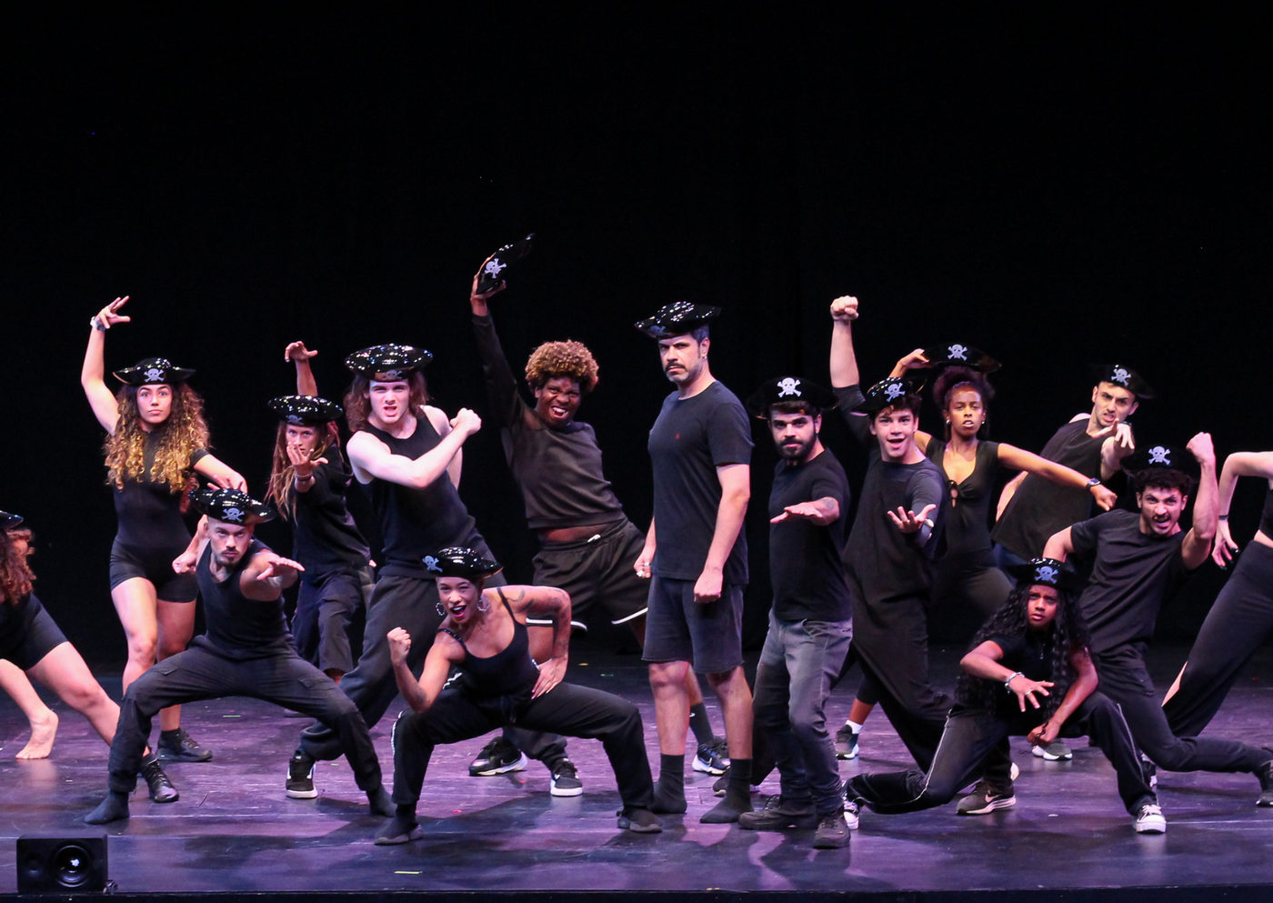 OS PIRATAS DA TERRA DO NUNCA: Uma Aventura Musical Imersiva Estreia no Teatro Procópio Ferreira