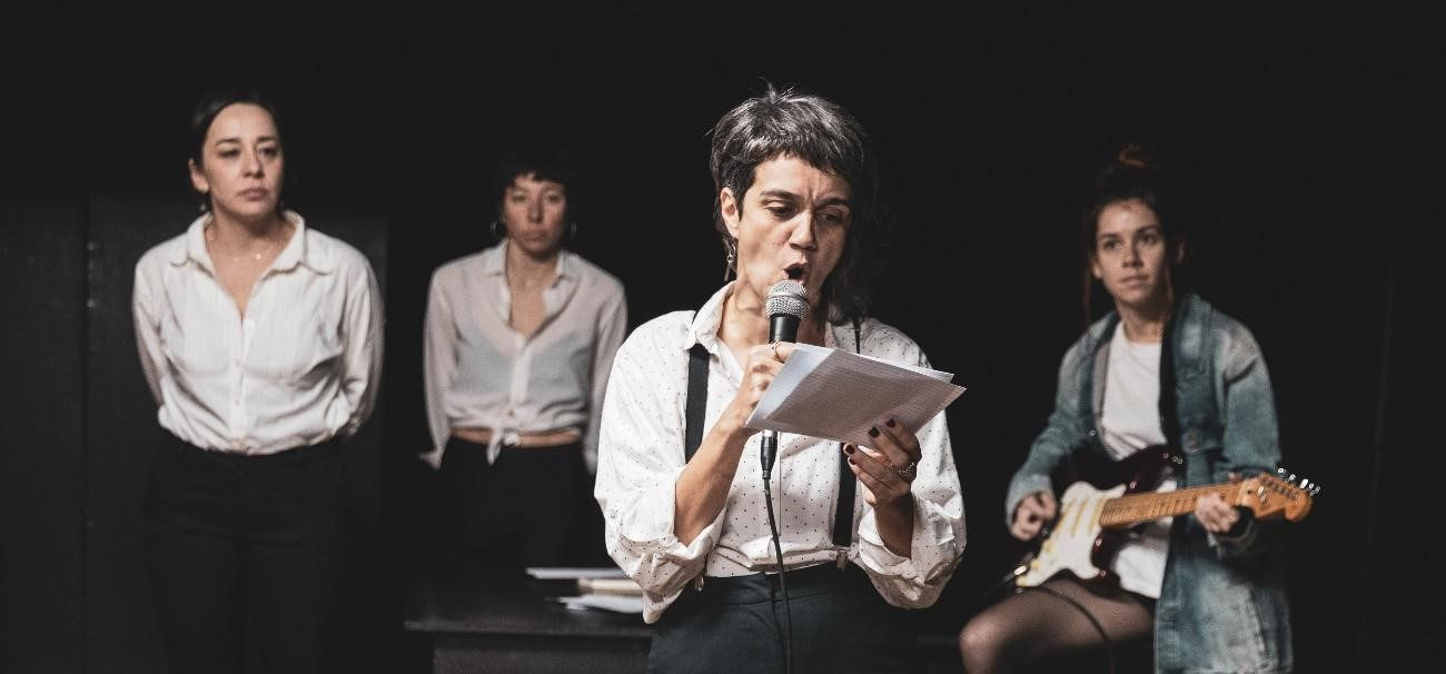 Coletivo Teatro Dodecafônico estreia peça-manifesto 'Eu Amo Chris- uma pequena coleção de fracassos