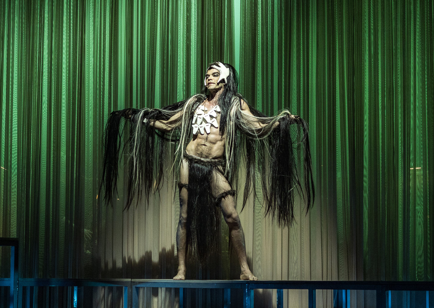 Musical “Ney Matogrosso – Homem com H” retorna a São Paulo no Teatro Porto