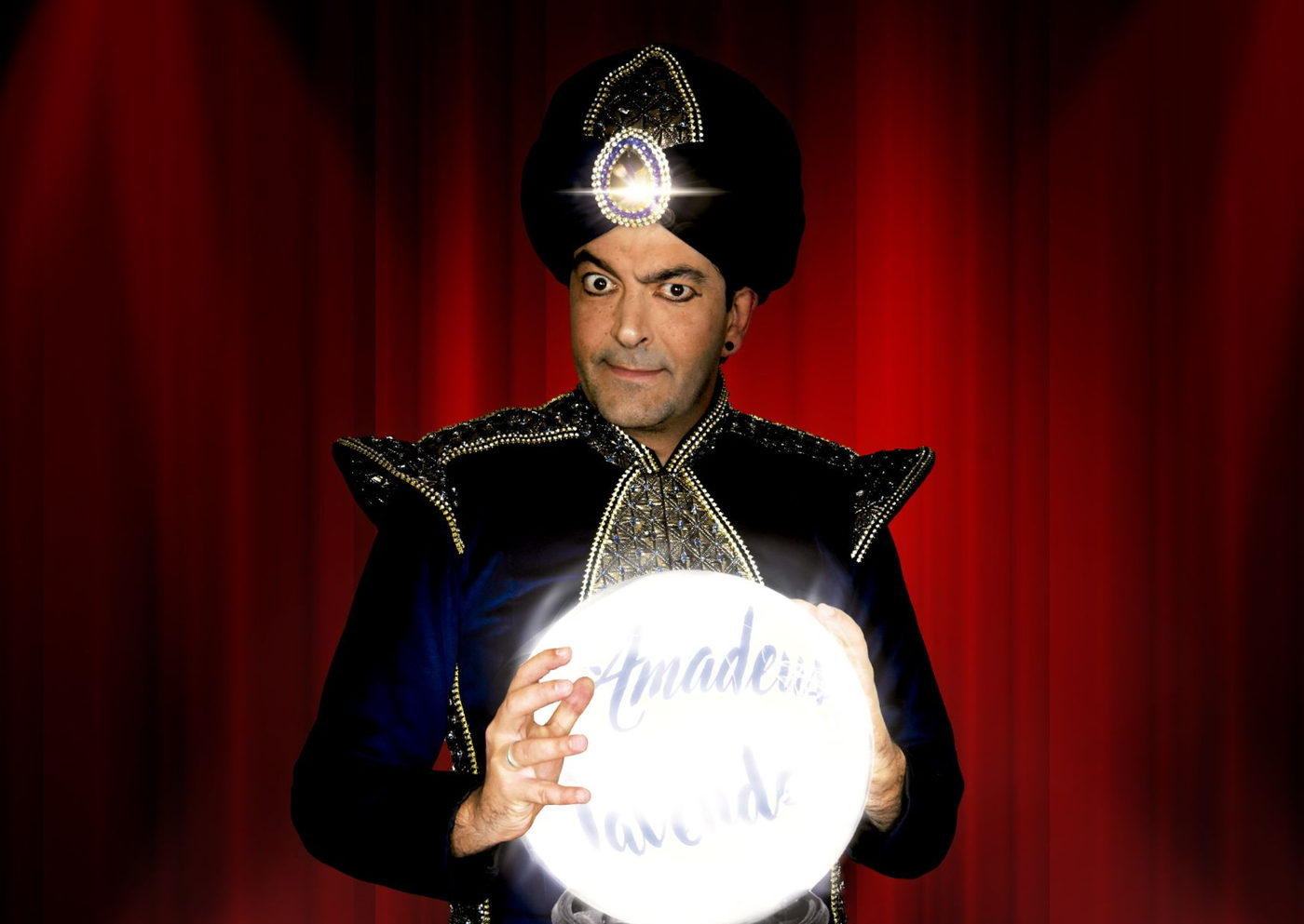 Comédia com direção de Jarbas Homem de Mello reestreia no Teatro Bibi Ferreira