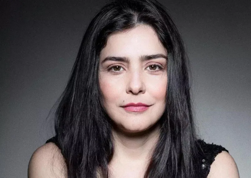 Letícia Sabatella Presta Homenagem às Grandes Vozes Femininas em Show Único no Rio de Janeiro