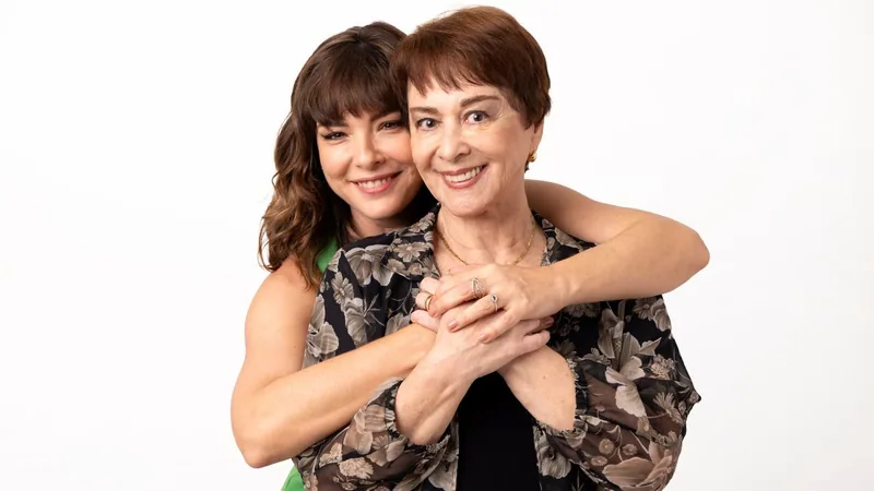 “Querida Mamãe” segue em cartaz no Teatro dos 4 com novos horários