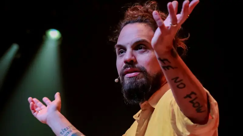 Do stand-up ao Vale do Silício: Murilo Gun leva ”Fé no Flow” ao Teatro B32 em outubro