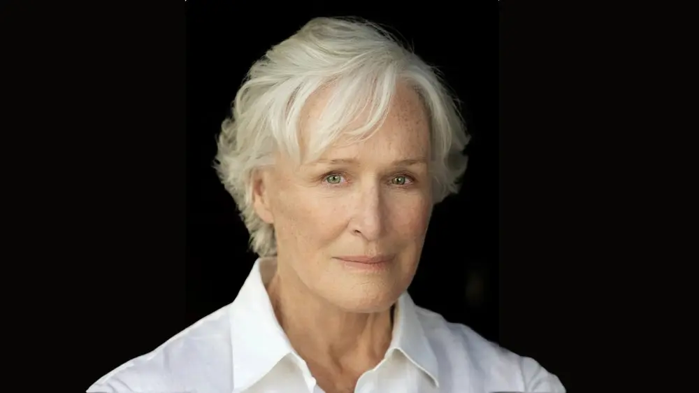 Glenn Close, em retrato de divulgação de sua participação em Jesus Christ Superstar.