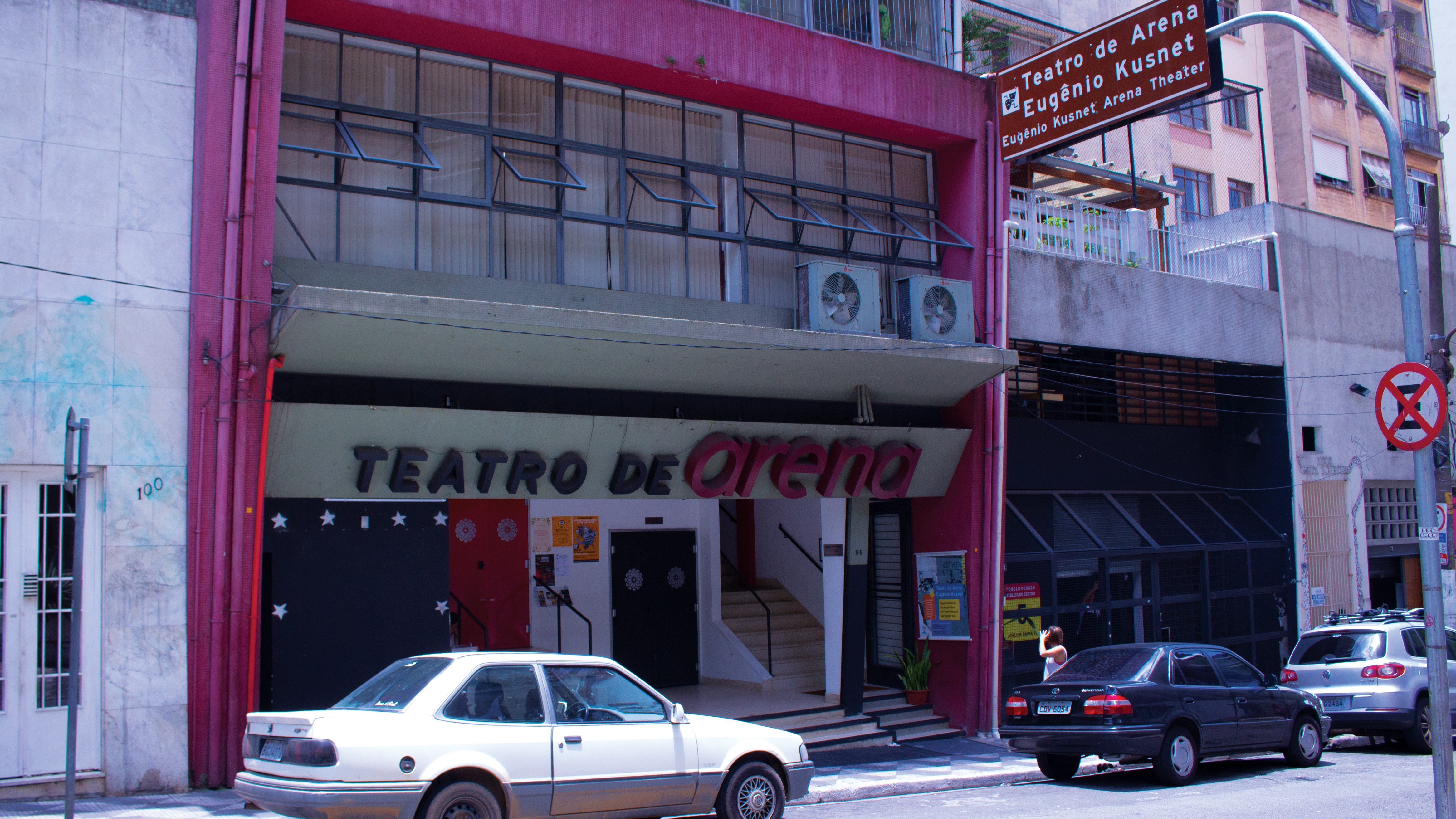 Como um grupo consegue pauta num teatro público?