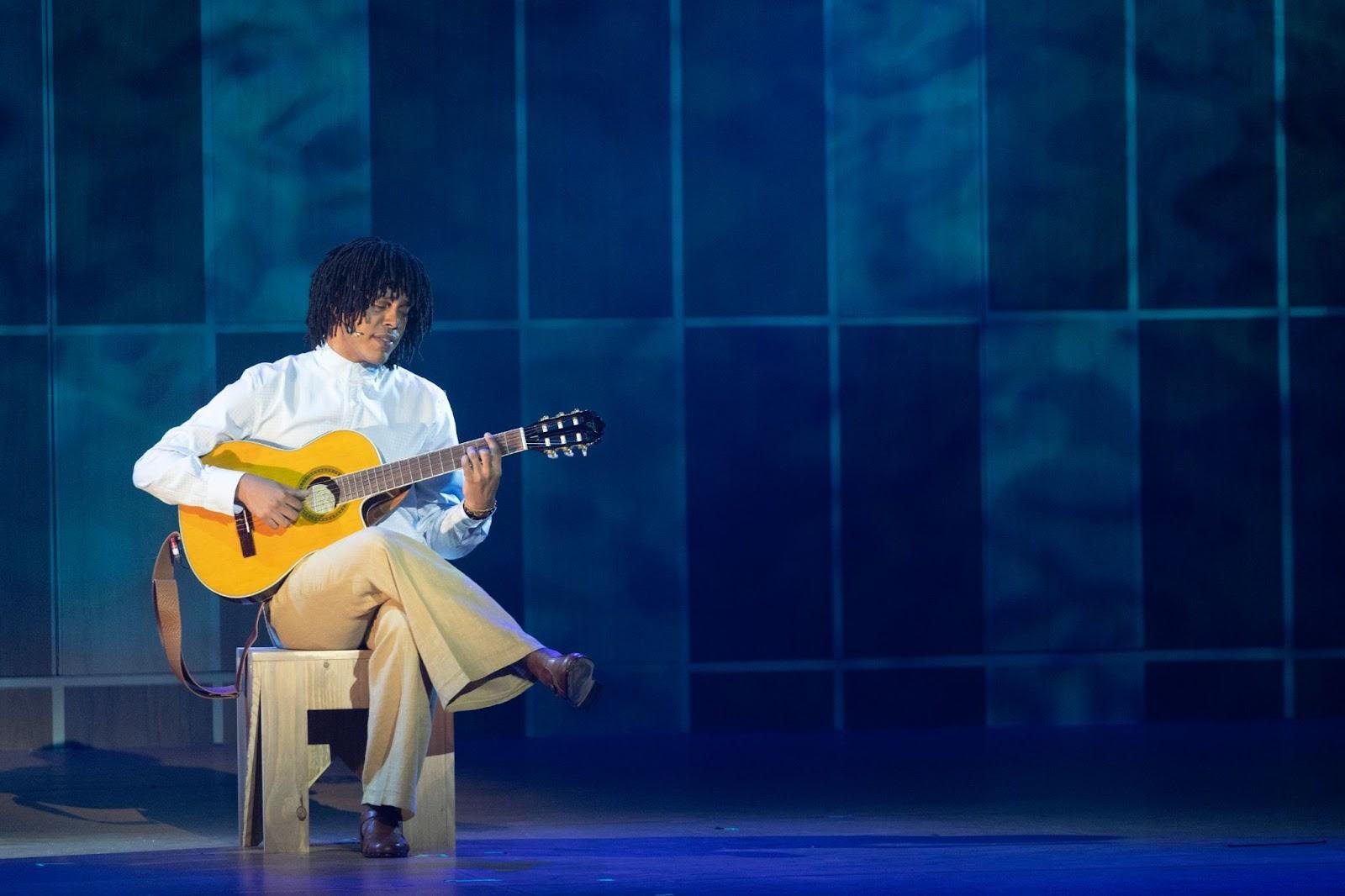 “Djavan, O Musical: Vidas pra Contar” reestreia em São Paulo no Teatro Claro Mais SP