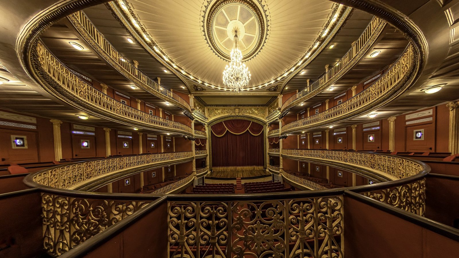 Teatro de Santa Isabel: a casa do Recife que ardeu em 1869 e reabriu com Verdi