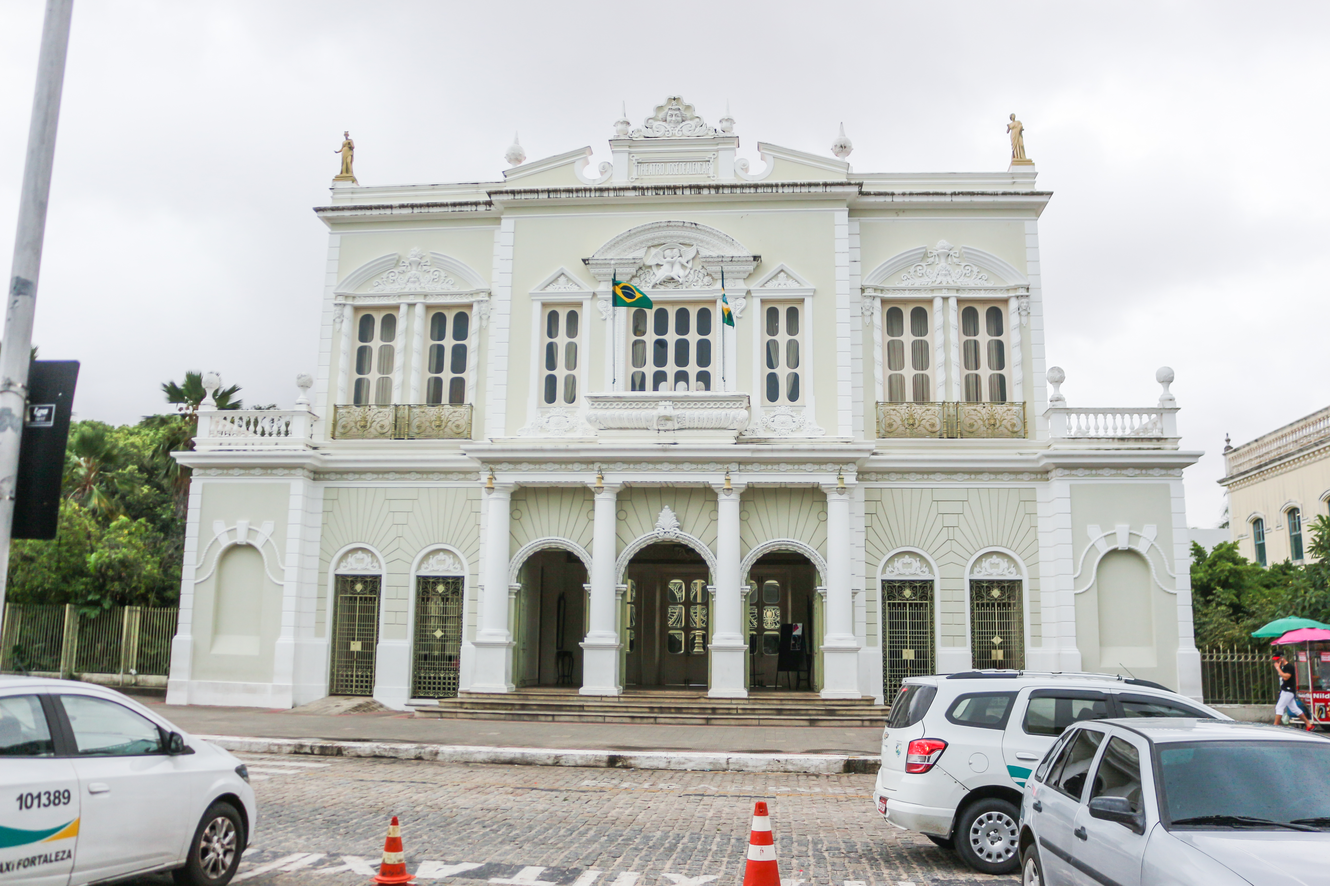 Theatro José de Alencar: a história do teatro de ferro escocês que Fortaleza ergueu em 1910
