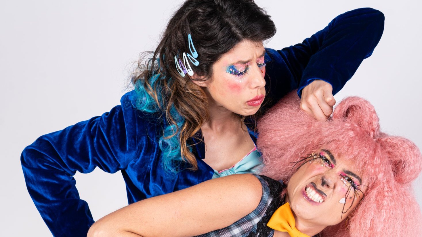 Musical sobre uma menina que chora por tudo estreia no Teatro Sérgio Cardoso com Libras em todas as sessões