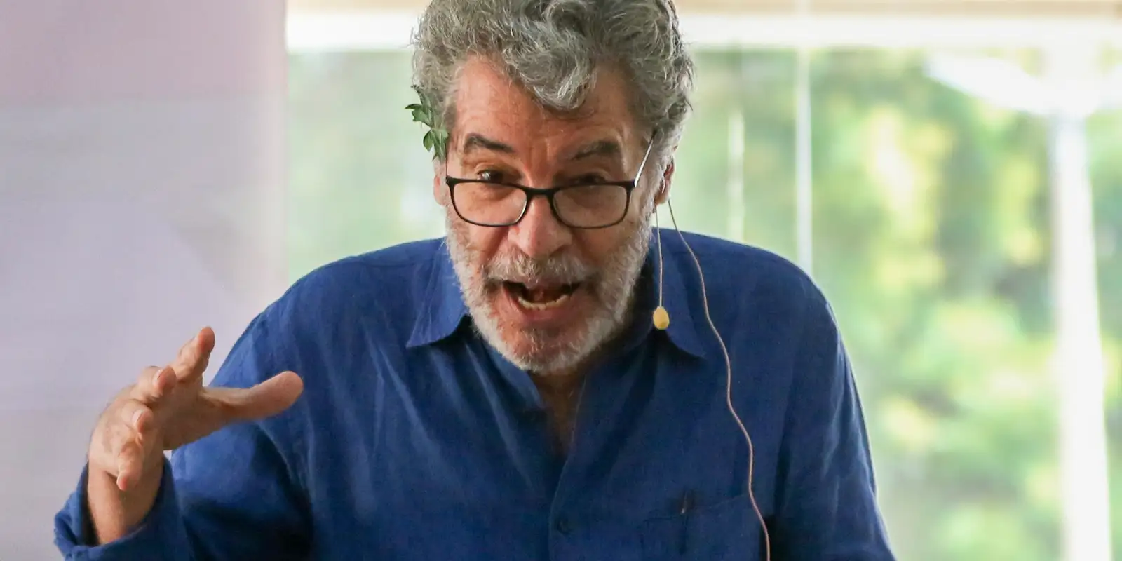 Paulo Betti cobra tributo do streaming no fim do Bonito CineSur, com o projeto parado no Senado