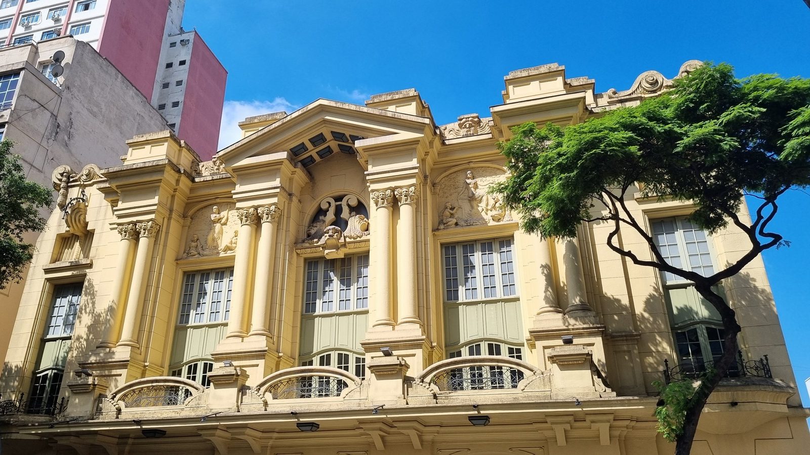 Quanto vale batizar um teatro em São Paulo