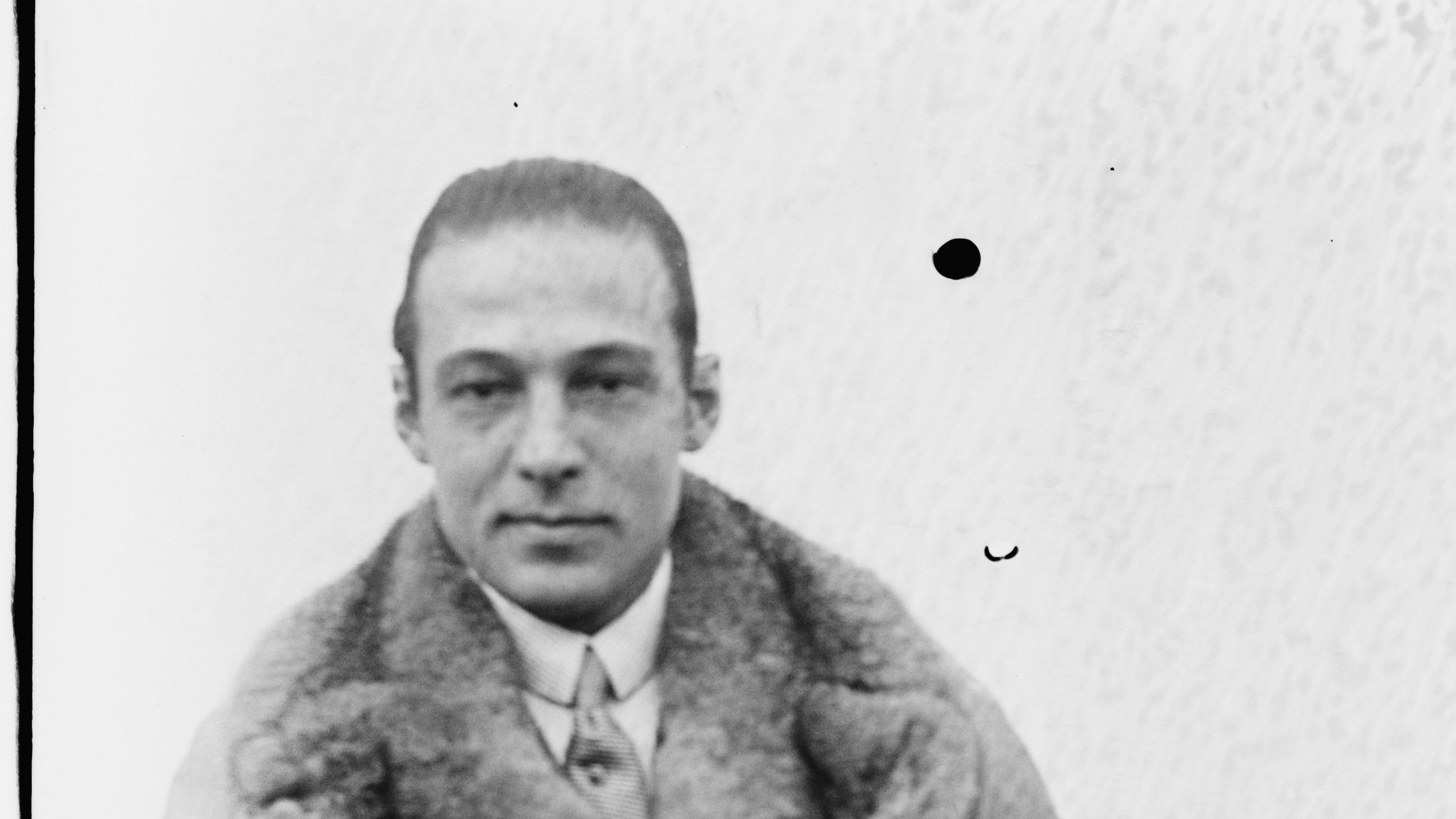 Rudolph Valentino dançava em cabarés como Signor Rodolfo antes de chegar ao cinema mudo