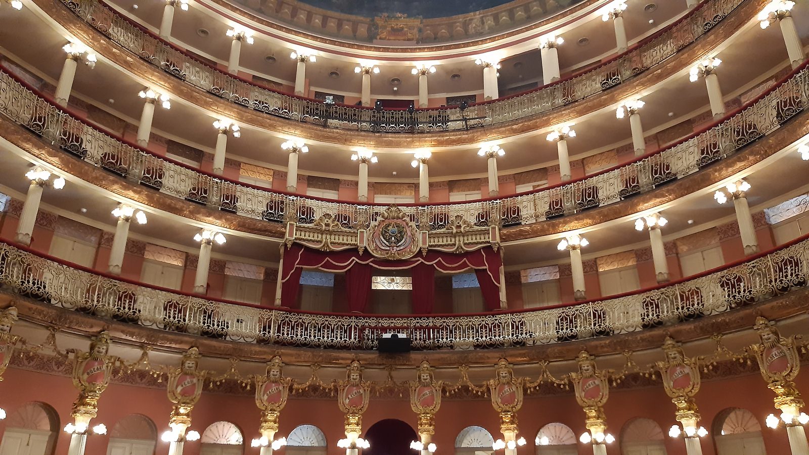 10 teatros históricos do Brasil que seguem em atividade (2026)