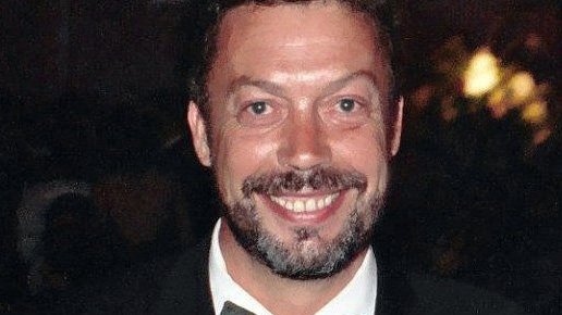 Tim Curry morre aos 80 e deixa em Frank-N-Furter um dos personagens mais duradouros da cultura pop
